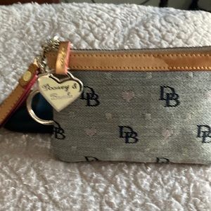 Vintage Dooney & Bourke heart wristlet